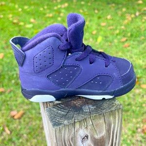 Air Jordan, Toddler Retro 6 Purple Dynasty sneakers. Size 6C.